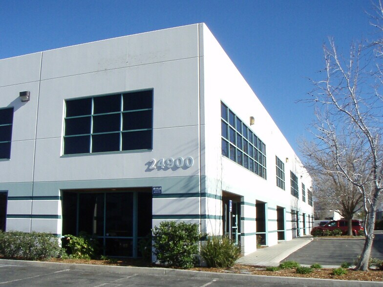 More Photos Of 24900 Anza Dr, Valencia Warehouse For Lease