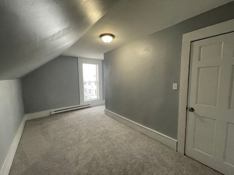 More Photos Of 412 Manchester St, Manchester Apartments For Sale
