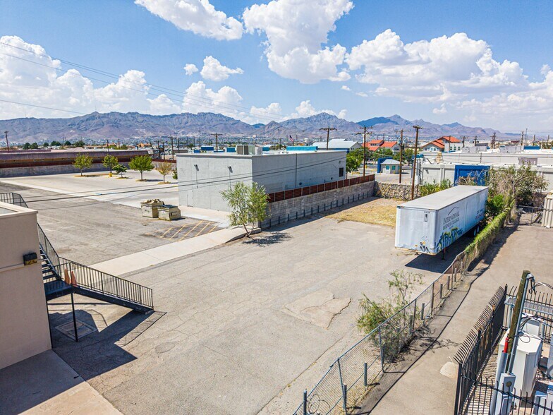 More Photos Of 6121 Montana Ave, El Paso Flex For Sale