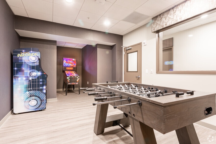 More Photos Of 1 Woodbridge Ctr, Woodbridge Apartments For Lease