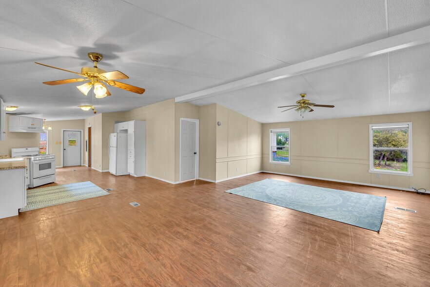 More Photos Of 123 Rocky Rd, Hye Storefront Retail Residential For Sale