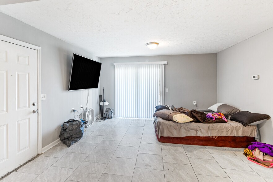 More Photos Of 200 Hubbard Rd, Winchester Apartments For Sale