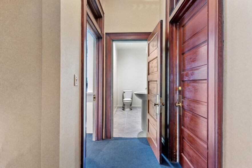 More Photos Of 409 N Jefferson St, New Castle Office Residential For Sale