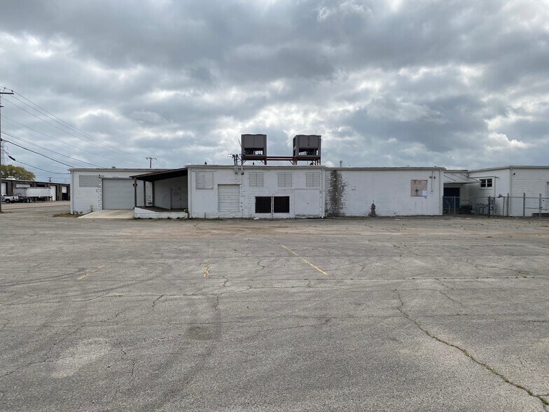 More Photos Of 1031 S Green St, Tupelo Warehouse For Sale
