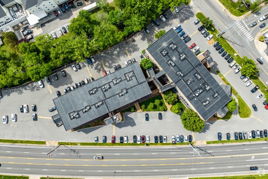 More Photos Of 4205-4219 Hillsboro Pike, Nashville Medical For Lease