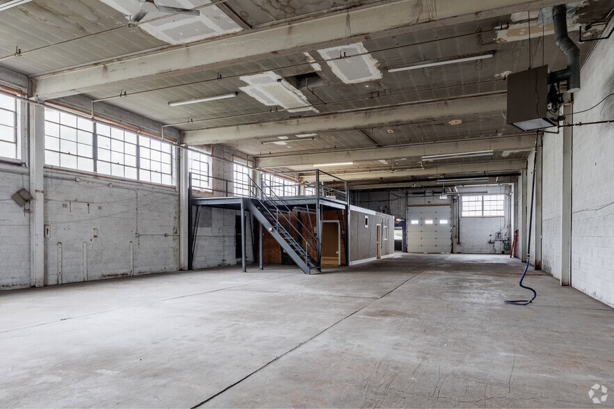 More Photos Of 403-405 W Pleasantview Ave, Hackensack Light Manufacturing For Sale