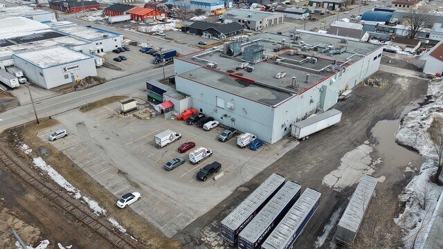 More Photos Of 521 Rue Des Érables, Trois-Rivières Manufacturing For Sale