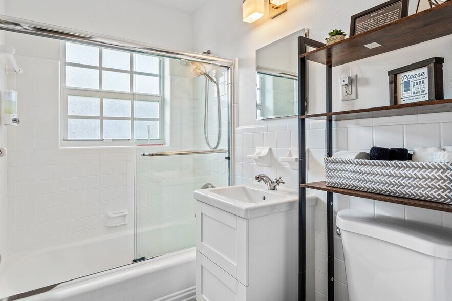 More Photos Of 615-617 NE 9th Ave, Fort Lauderdale Apartments For Sale