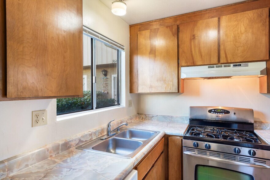 More Photos Of 960 Marlene St, Ukiah Apartments For Sale