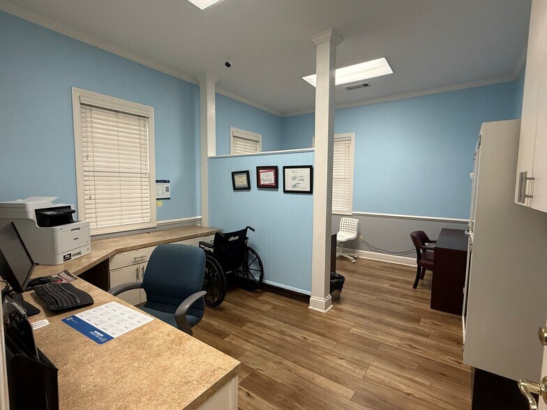 More Photos Of 3535 Roswell Rd, Marietta Office For Lease