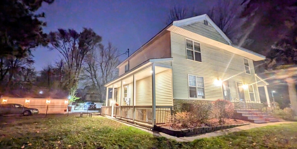 More Photos Of 568 E Columbia Ave, Pontiac Apartments For Sale