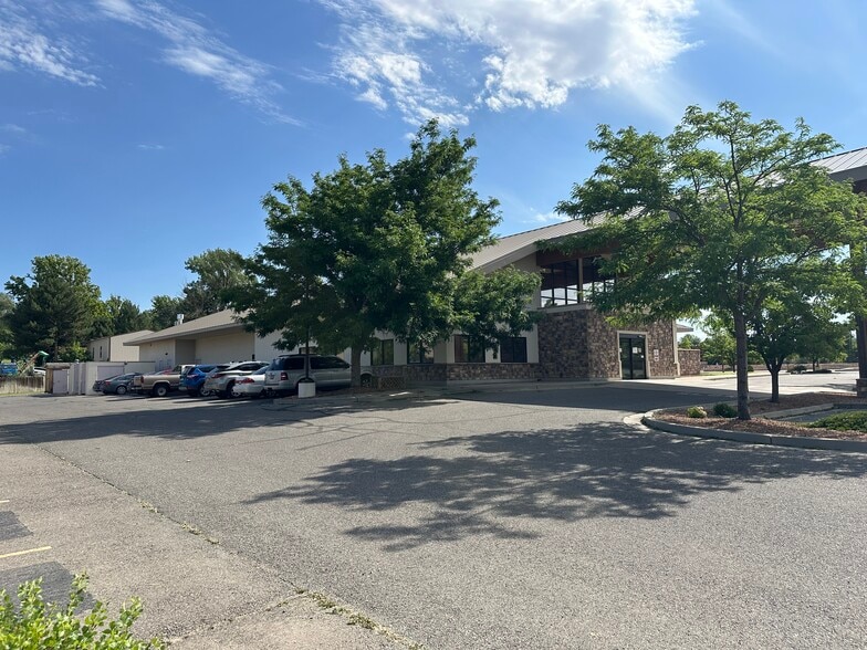 Primary Photo Of 2596 F Rd, Grand Junction Medical For Sale