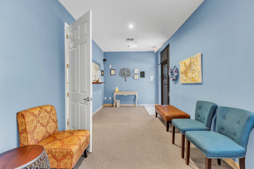 More Photos Of 109 Falls Ct, Boerne Medical For Lease
