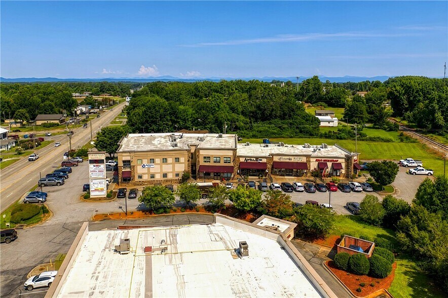 More Photos Of 1510 Blue Ridge Blvd, Seneca Storefront Retail Office For Sale