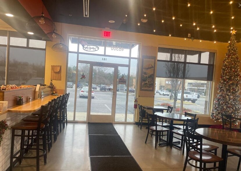 More Photos Of 46300 Lexington Village Way, Lexington Park Storefront For Sale