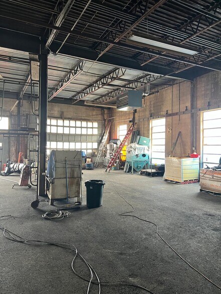 More Photos Of 9512 Railroad Ave, North Bergen Warehouse For Sale