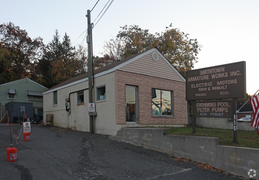 More Photos Of 950 W Jericho Tpke, Smithtown Storefront Retail Office For Sale