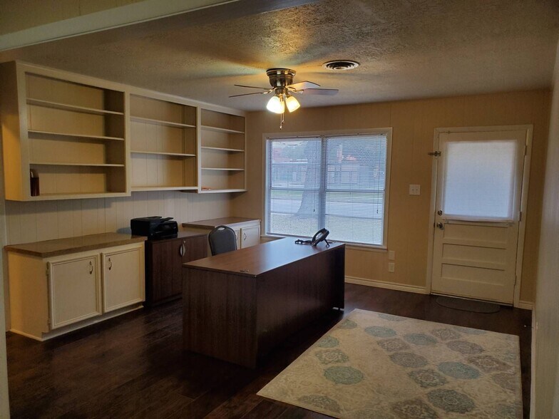 More Photos Of 5605 George Bush Dr, Katy Medical For Lease