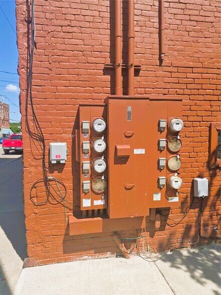 More Photos Of 358 Broad St, Waverly Office For Sale