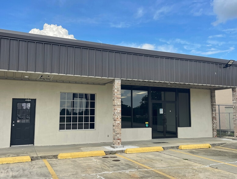 More Photos Of 15959 Hewwood Ave, Baton Rouge General Retail For Lease