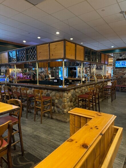 More Photos Of 10290 Highway 27 S, Hayward Hotel For Sale