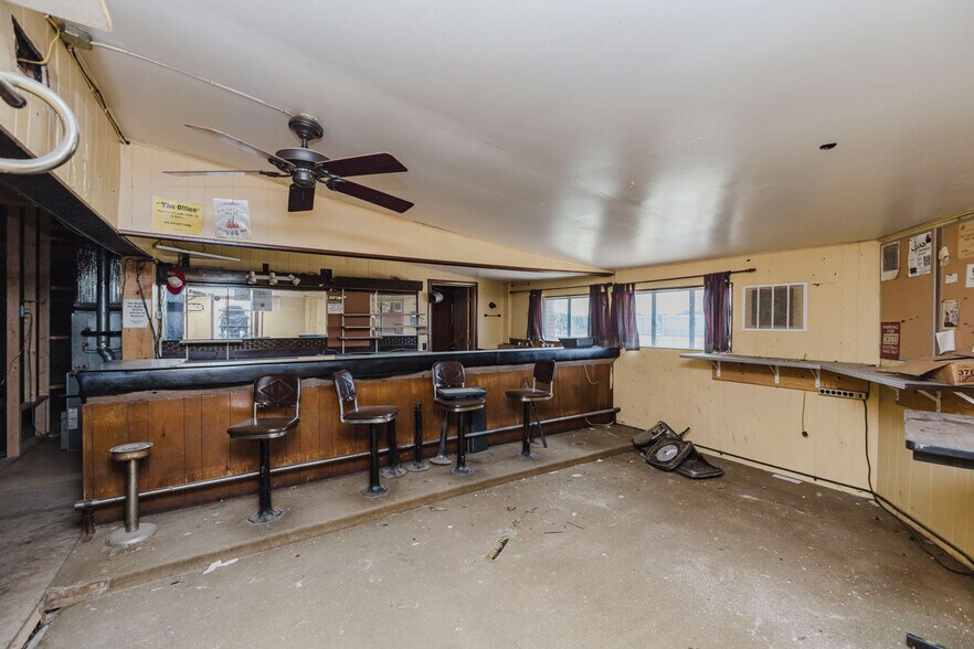 More Photos Of 1610 W 6th Ave, El Dorado General Retail For Sale