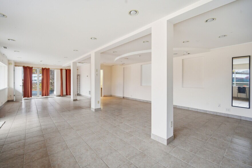 More Photos Of 1632 Riverdale St, West Springfield Freestanding For Sale