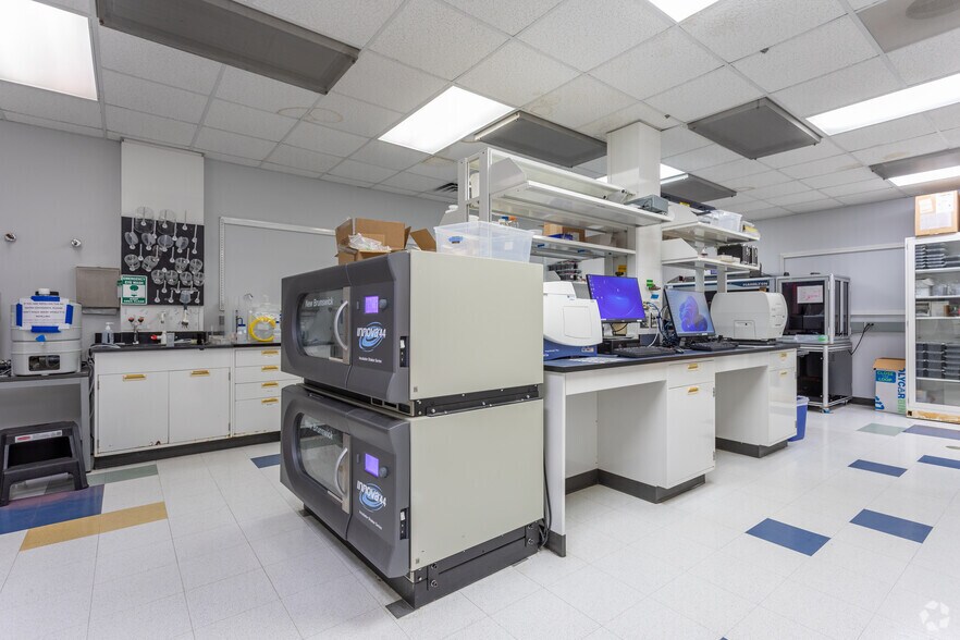 More Photos Of 2 Triangle Dr, Research Triangle Park Flex For Lease