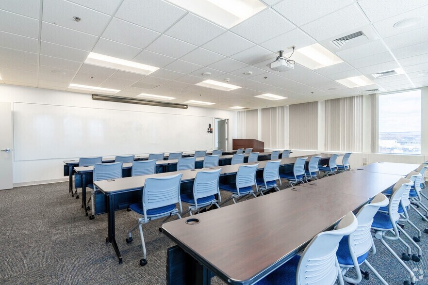 More Photos Of 1500 Main St, Springfield Medical For Lease