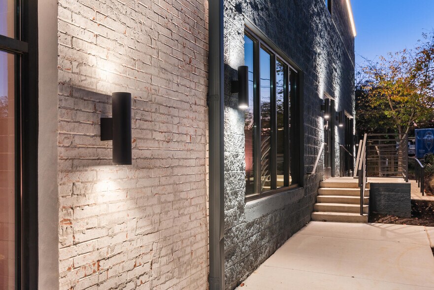 More Photos Of 469 Chestnut St, Nashville Freestanding For Lease