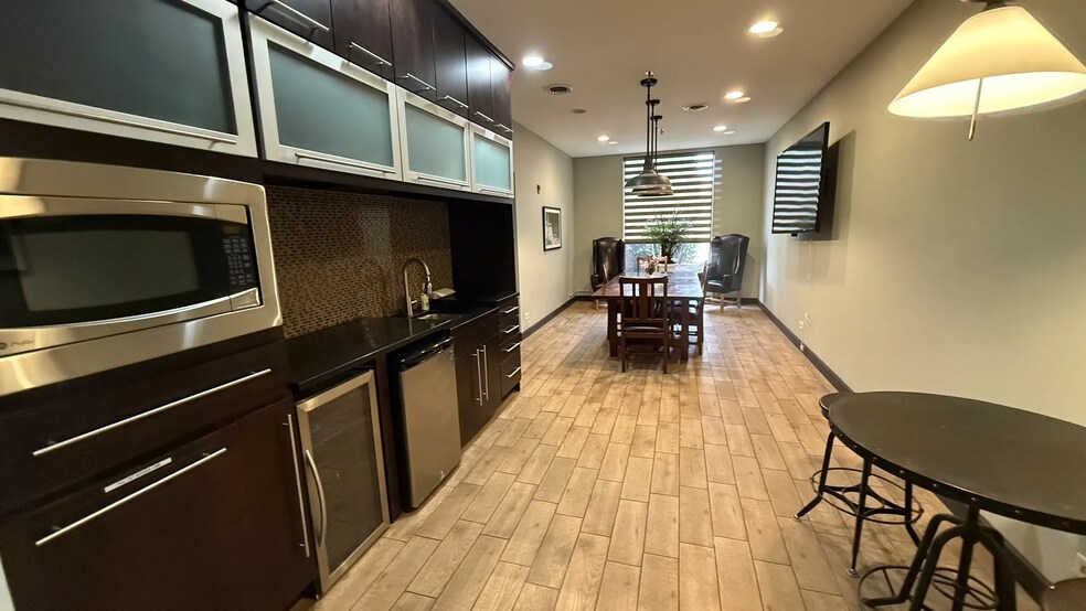 More Photos Of 155 Revere Dr, Northbrook Office For Lease