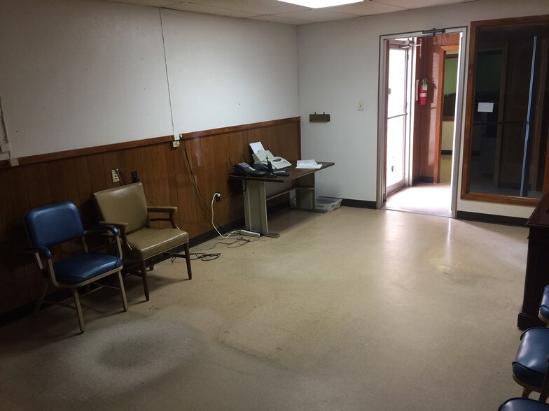 More Photos Of 7620 Navigation Blvd, Houston Medical For Lease