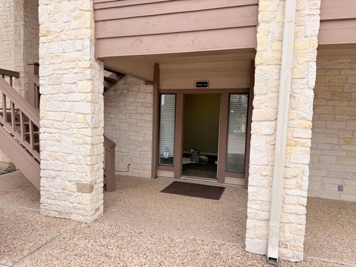 More Photos Of 12343 Hymeadow Dr, Austin Office For Lease