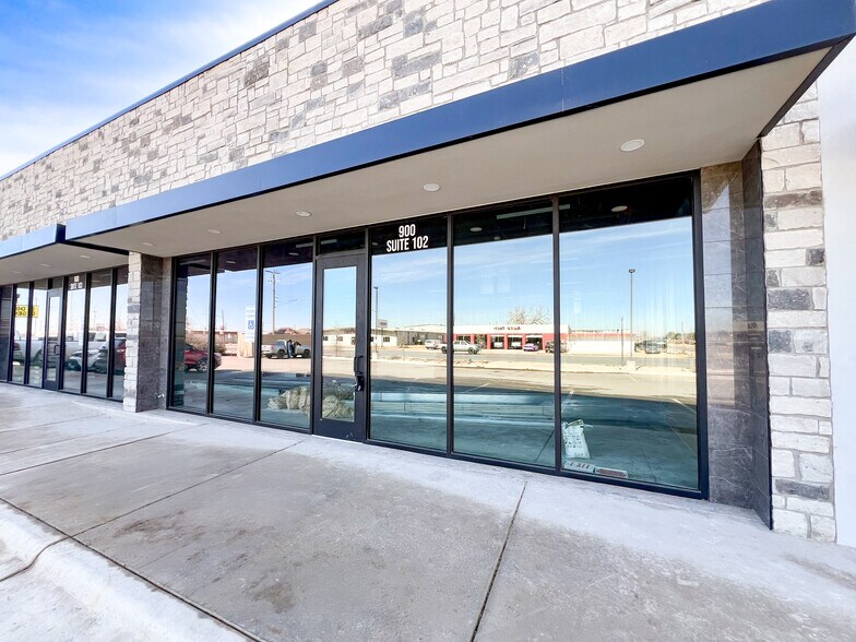 More Photos Of 900 E Florida Ave, Midland Storefront For Lease