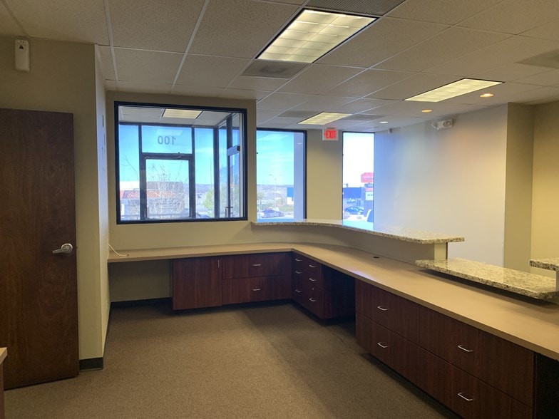 More Photos Of 444 Executive Center Blvd, El Paso Office For Lease