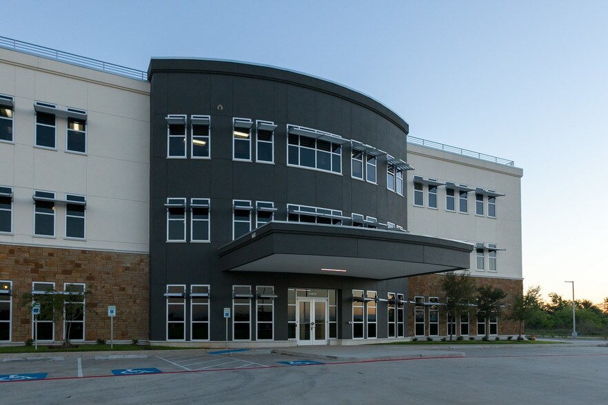 More Photos Of 23510 Kingsland Blvd, Katy Medical For Lease