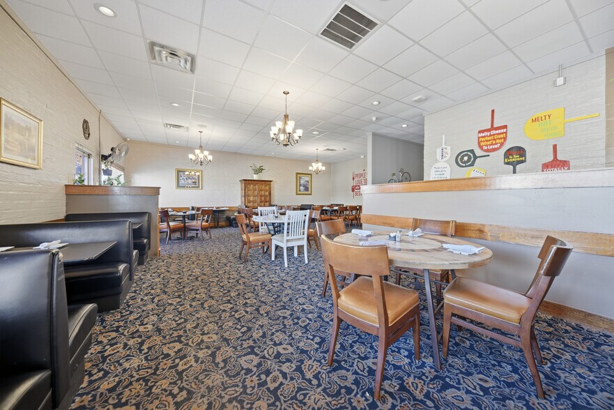 More Photos Of 2100 Highway 290 E, Brenham Restaurant For Sale