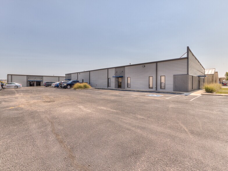 More Photos Of 2845 Broce Dr, Norman Office For Sale