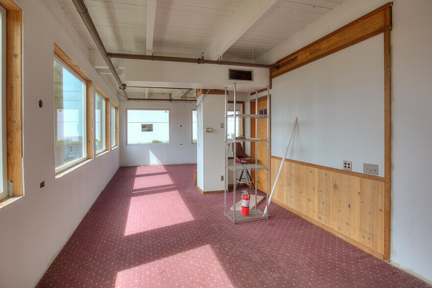 More Photos Of 61 Main St, Pacific Beach Restaurant For Sale