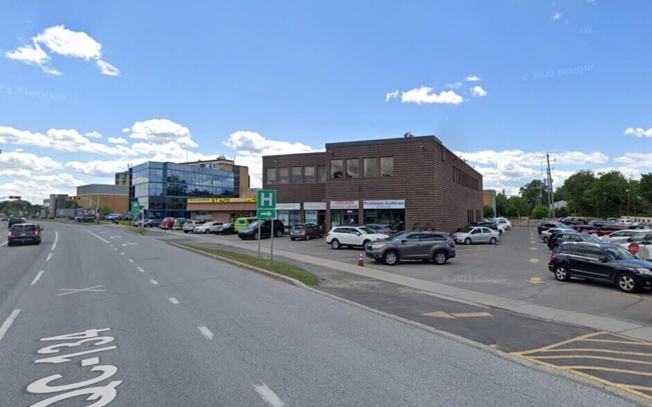 More Photos Of 2944 Boul Taschereau, Longueuil Office For Lease