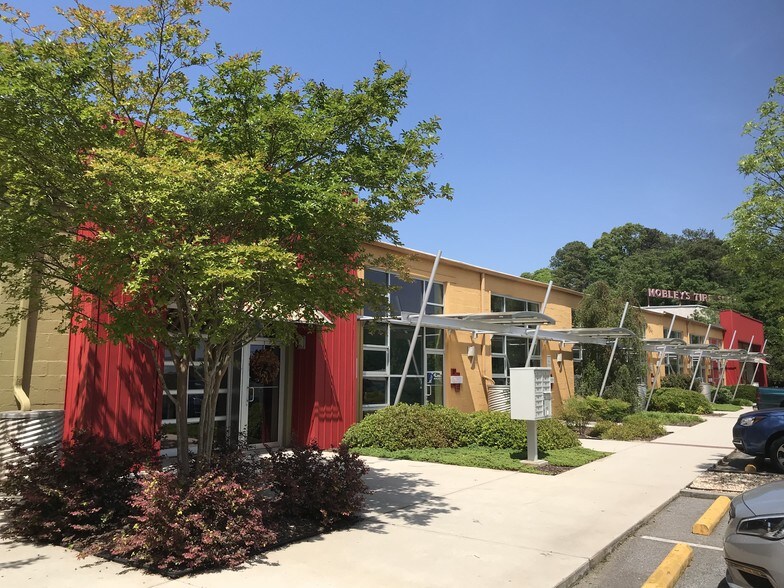 Primary Photo Of 2752 E Ponce de Leon Ave, Decatur Unknown For Lease