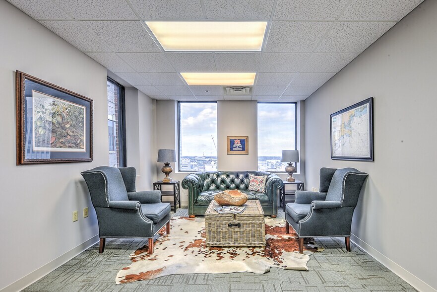 More Photos Of 118-120 W Adams St, Jacksonville Loft Creative Space For Lease