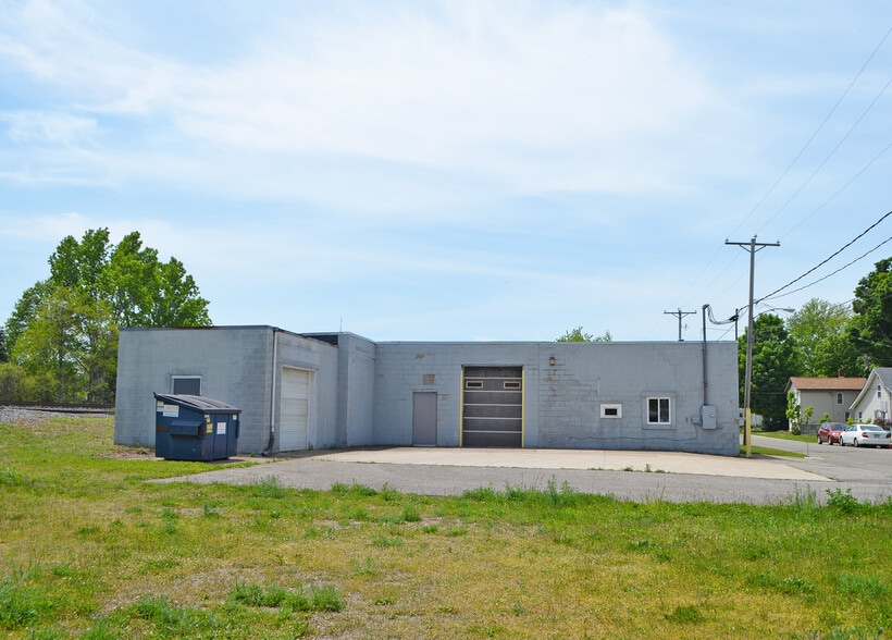 More Photos Of 10027 Railroad St, Lake City Warehouse For Sale