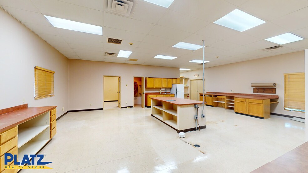 More Photos Of 480 S Canfield Niles Rd, Youngstown Freestanding For Lease