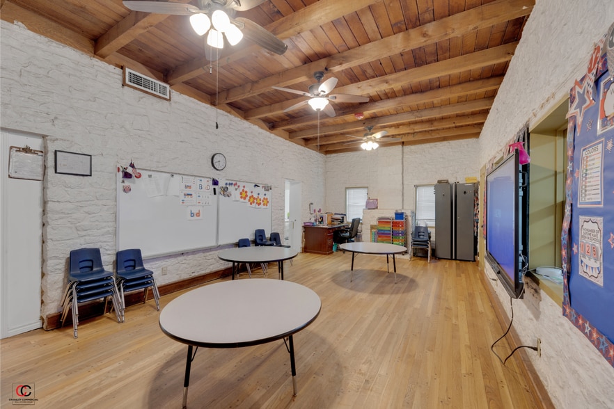 More Photos Of 14 Chisholm Trail Rd, Round Rock Schools For Sale