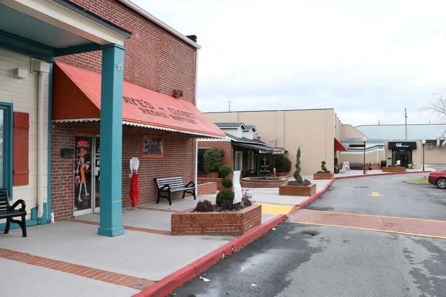 More Photos Of 2801 Veterans Memorial Hwy, Austell Storefront For Lease