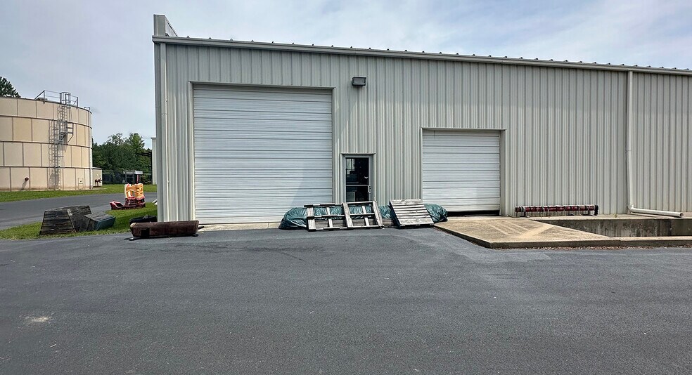More Photos Of 2196 Lanier Ln, Rockville Warehouse For Lease