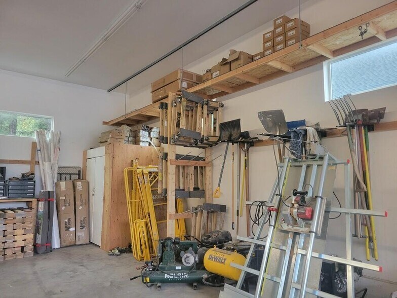 More Photos Of 5733-5735 Us Hwy 93 S, Whitefish Self Storage For Lease