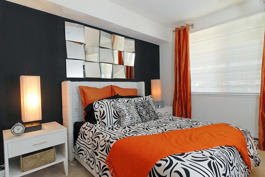 More Photos Of 6399 Christie Ave, Emeryville Apartments For Lease