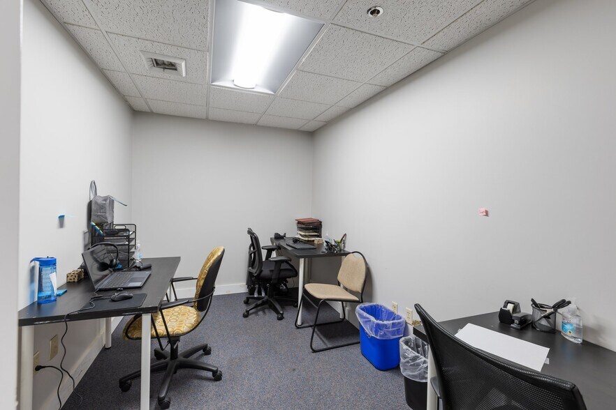 More Photos Of 19-25 Main St, Hartford Office Residential For Sale